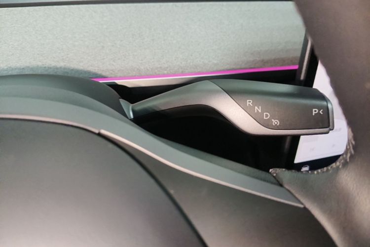 Tesla Model Y 2024 #14 Tesla Model Y 2024 car image #14