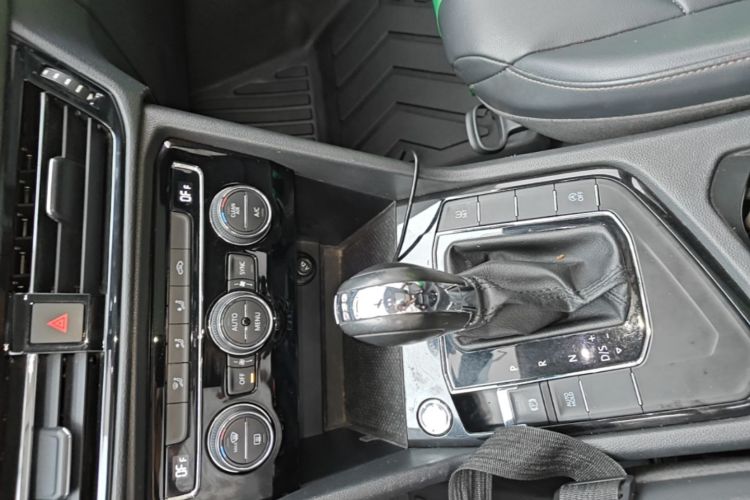 Volkswagen Tharu 2019 car image #14