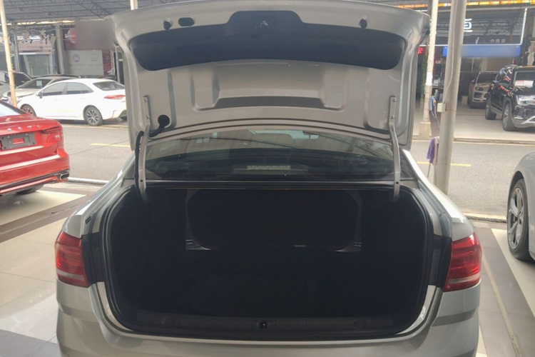 Volkswagen Lavida 2017 car image #22