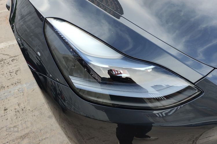 Tesla Model Y 2024 car image #8