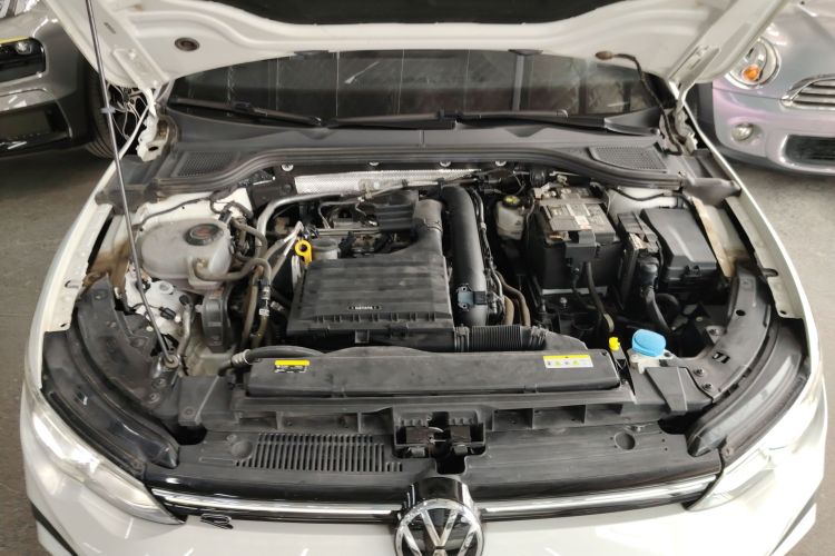 Volkswagen Golf 2023 car image #20
