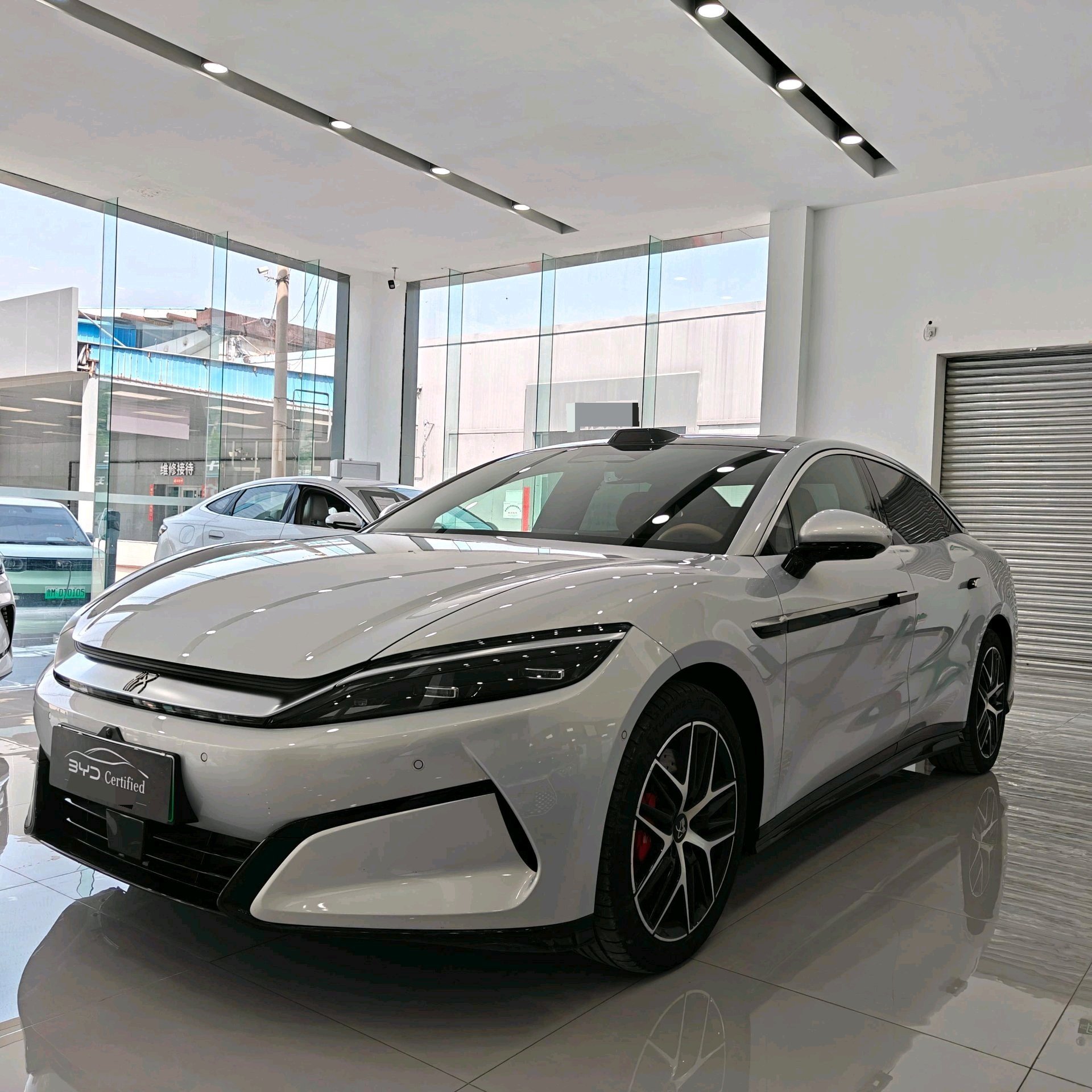 BYD HanL 2025 BYD HanL 2025 car image