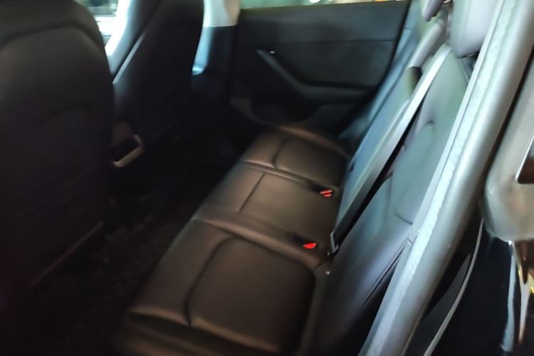 Tesla Model Y 2022 immagine di auto #17