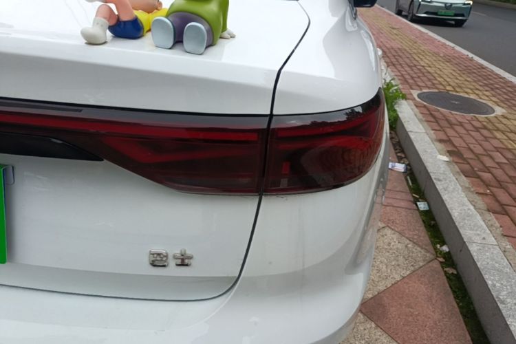 GEELY Emgrand 2024 image de voiture #8
