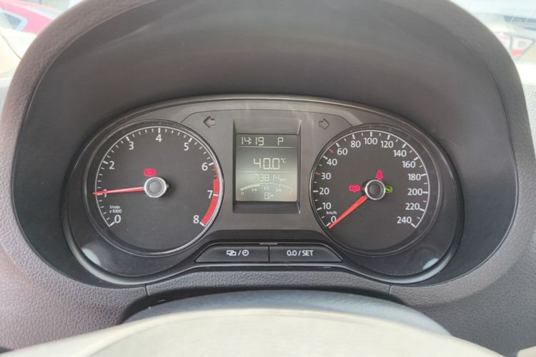 Volkswagen Polo 2018 car image #16
