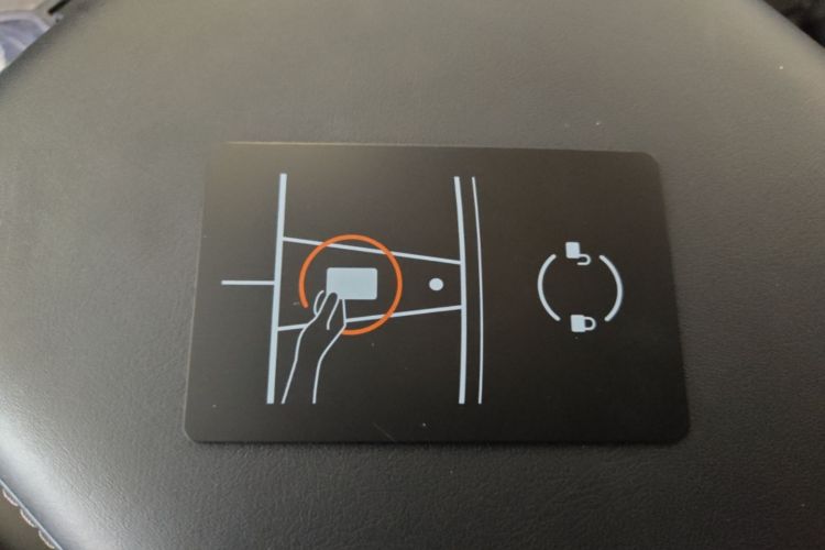 Tesla Model Y 2022 car image #9