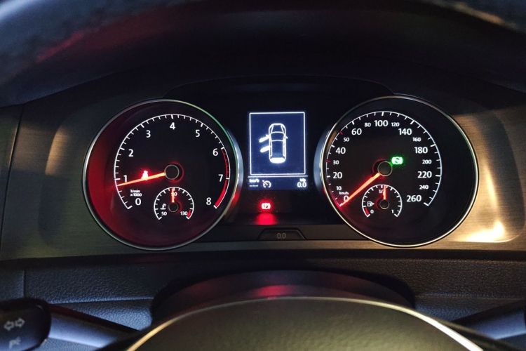 Volkswagen Golf 2015 car image #16