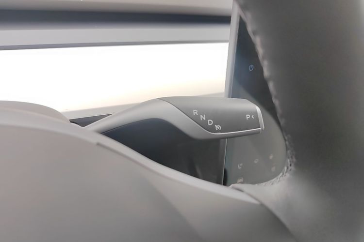 Tesla Model Y 2022 #14 Tesla Model Y 2022 car image #14