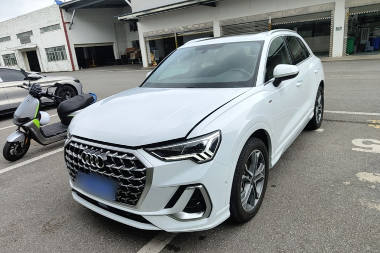 Audi Q3 2024 #2 Audi Q3 2024 car image #2