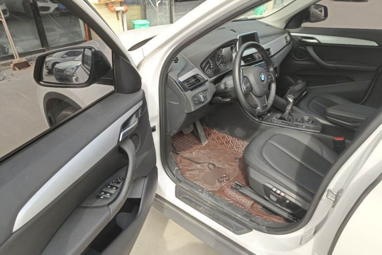 BMW X1 2018 #16 BMW X1 2018 car image #16