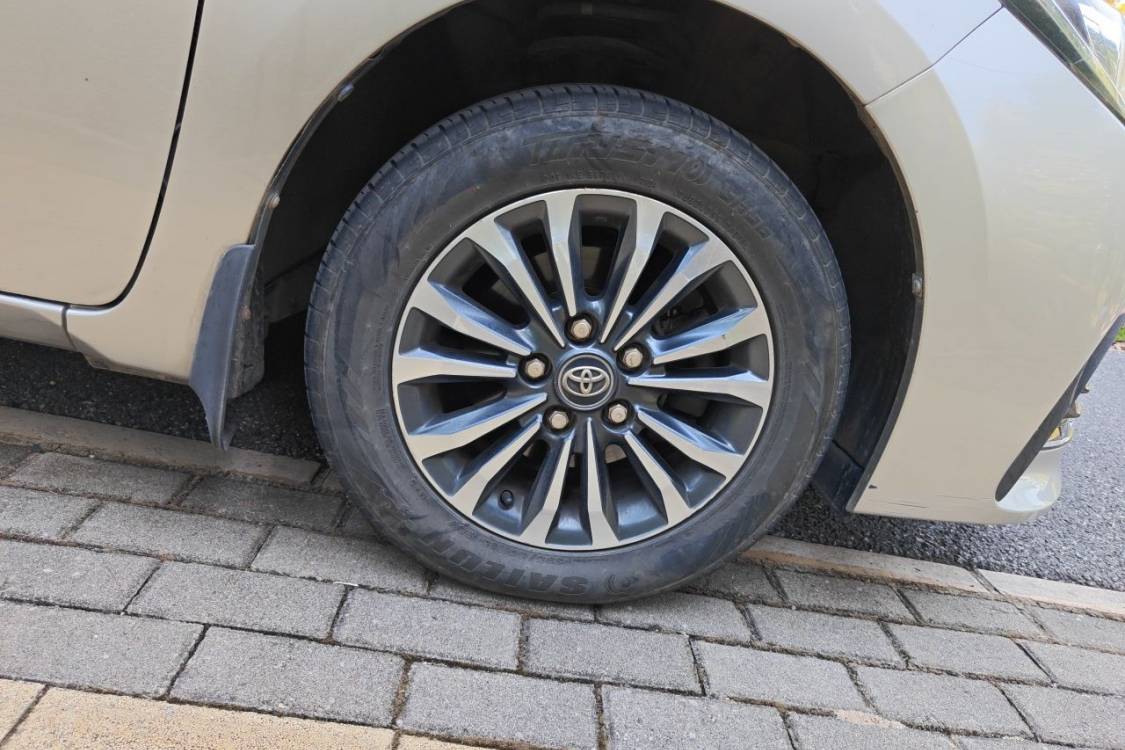 Toyota Corolla 2017 car image #10