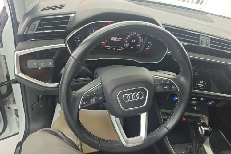Audi Q3 2020 #11 Audi Q3 2020 car image #11