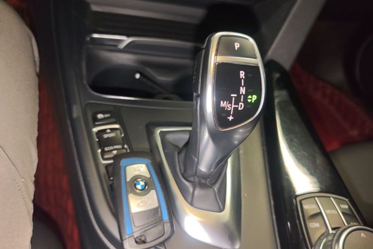 BMW 3 Series 2018 #18 BMW 3 Series 2018 car image #18