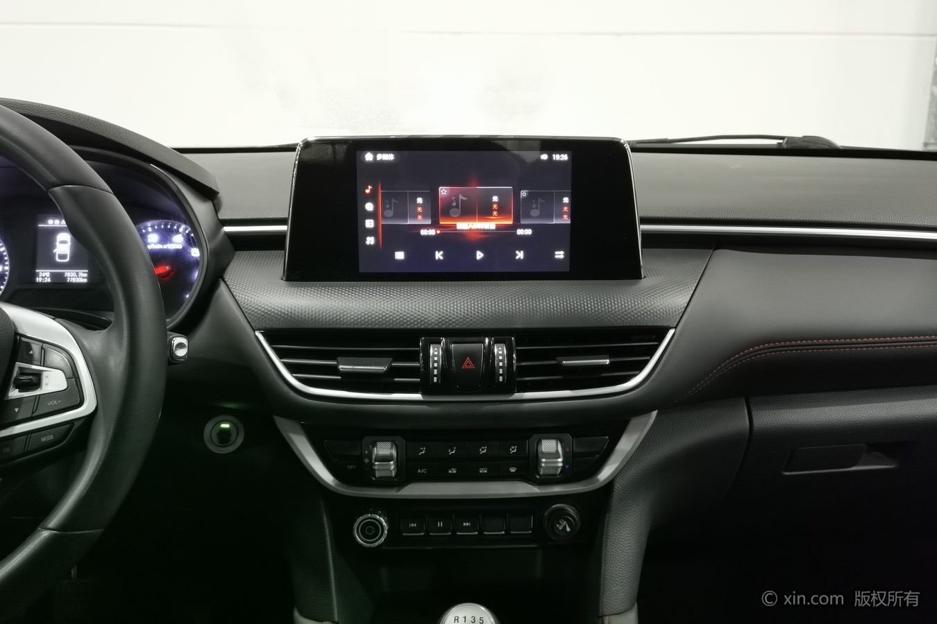 2021 car image #13