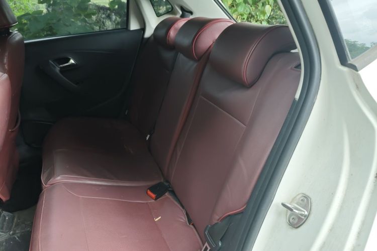 Volkswagen Polo 2016 car image #14