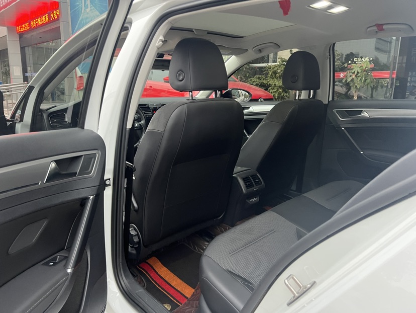 Volkswagen Golf 2019 #8 Volkswagen Golf 2019 car image #8