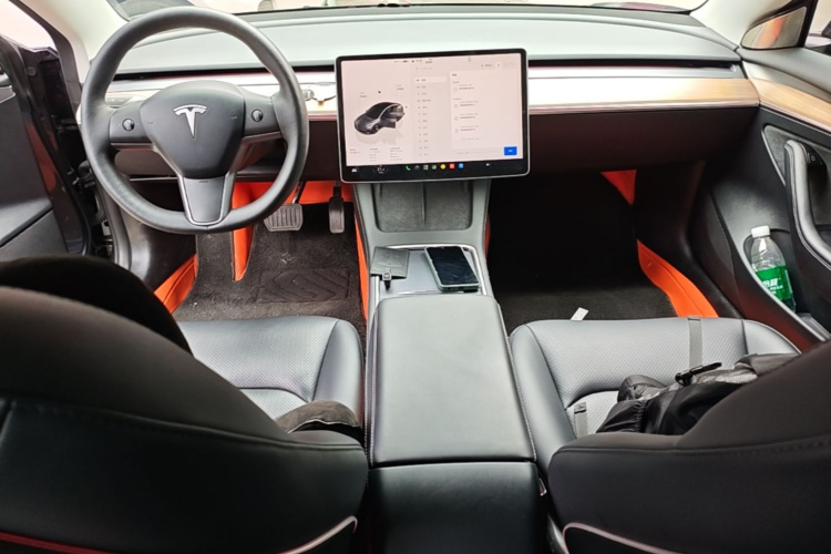 Tesla Model 3 2023 car image #10