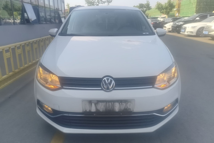 Volkswagen Polo 2016 car image #3
