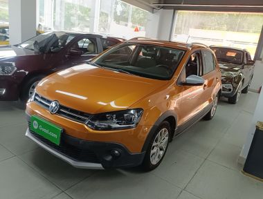Volkswagen Polo 2015 Volkswagen Polo 2015 car image