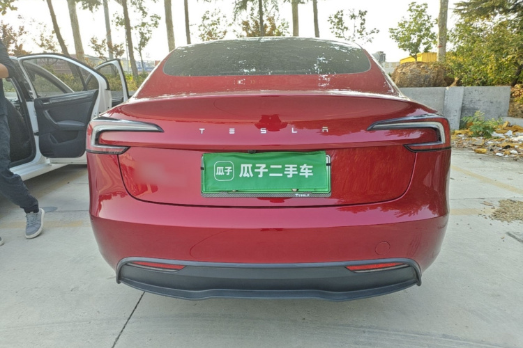 Tesla Model 3 2024 #6 Tesla Model 3 2024 صورة سيارة #6