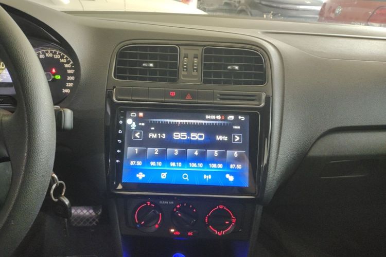 Volkswagen Polo 2016 #13 Volkswagen Polo 2016 car image #13