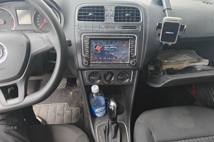 Volkswagen Polo 2014 car image #15