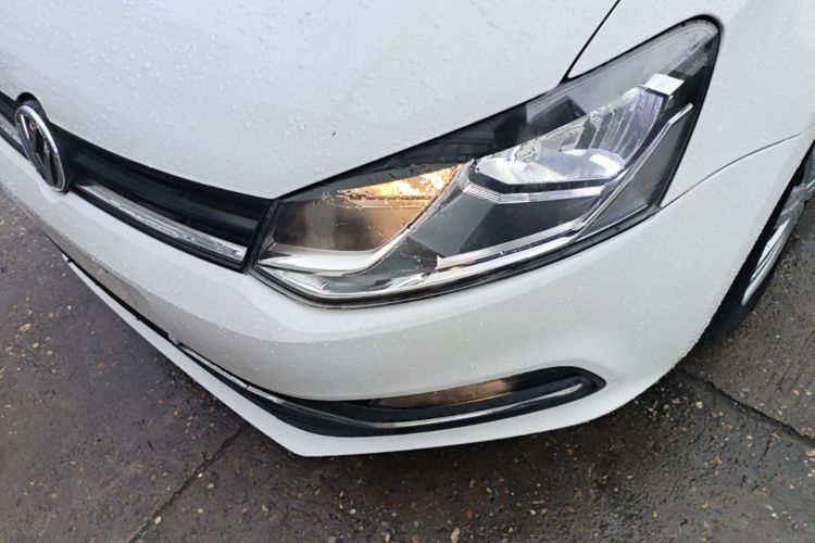 Volkswagen Polo 2017 car image #23