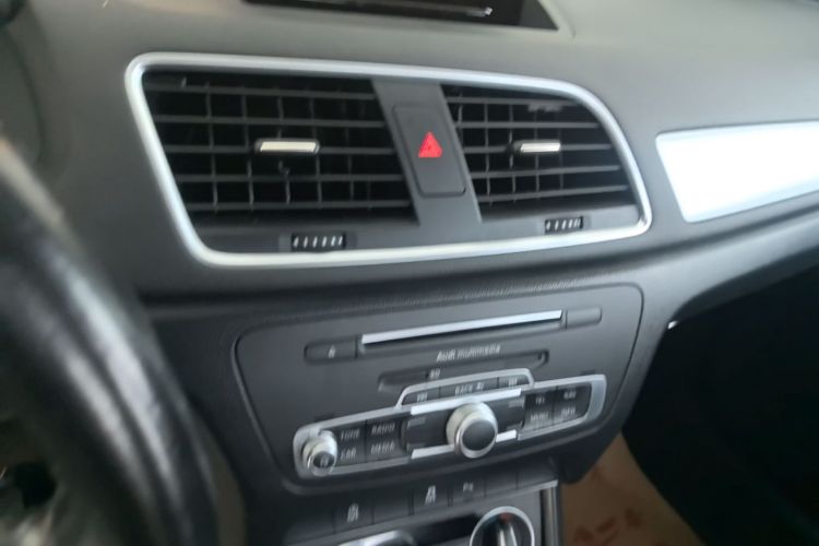 Audi Q3 2017 immagine di auto #13