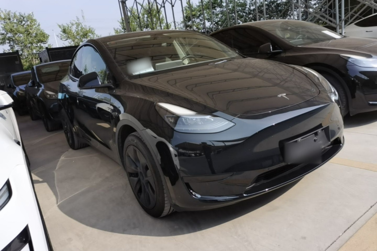 Tesla Model Y 2024 #4 Tesla Model Y 2024 immagine di auto #4