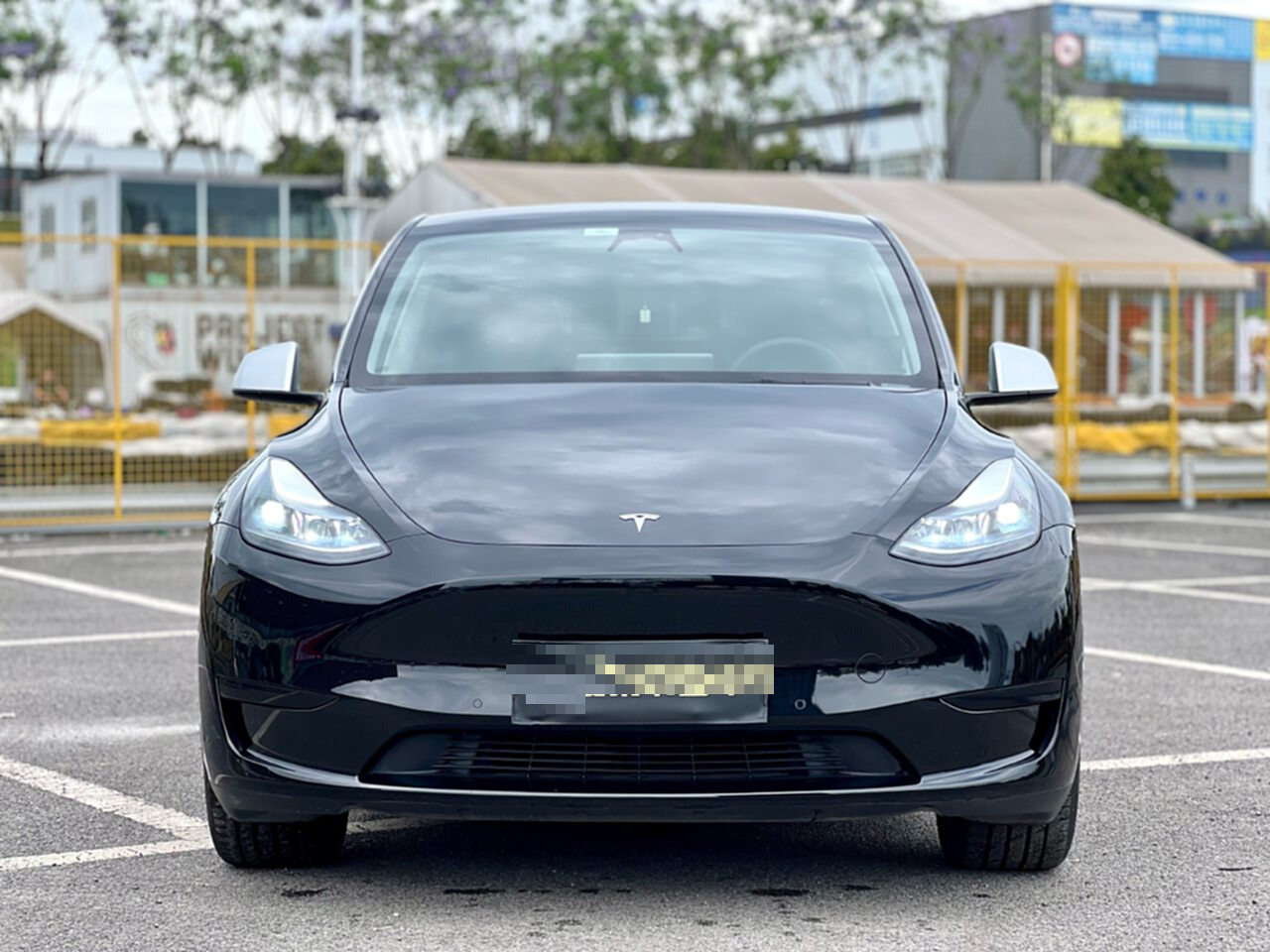 Tesla Model Y 2023 #4 Tesla Model Y 2023 car image #4