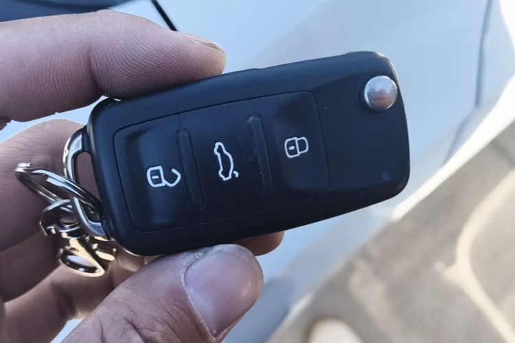 Volkswagen Santana 2019 #9 Volkswagen Santana 2019 car image #9
