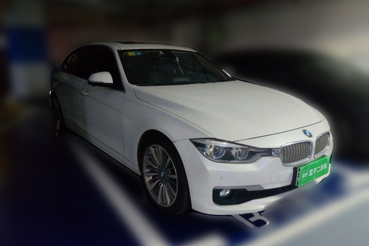 BMW 3 Series 2018 #4 BMW 3 Series 2018 car image #4