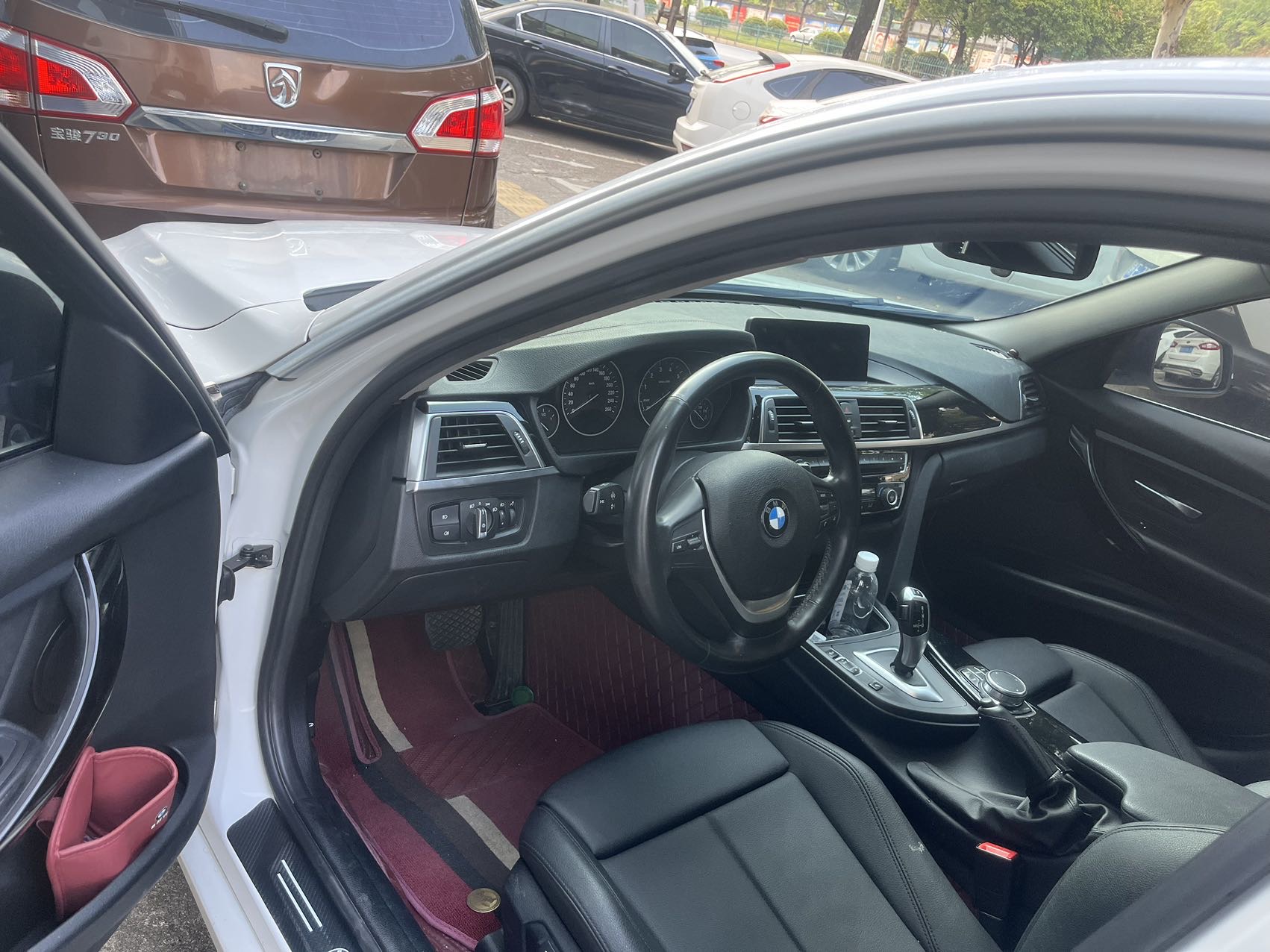 BMW 3 Series 2019 car image #6