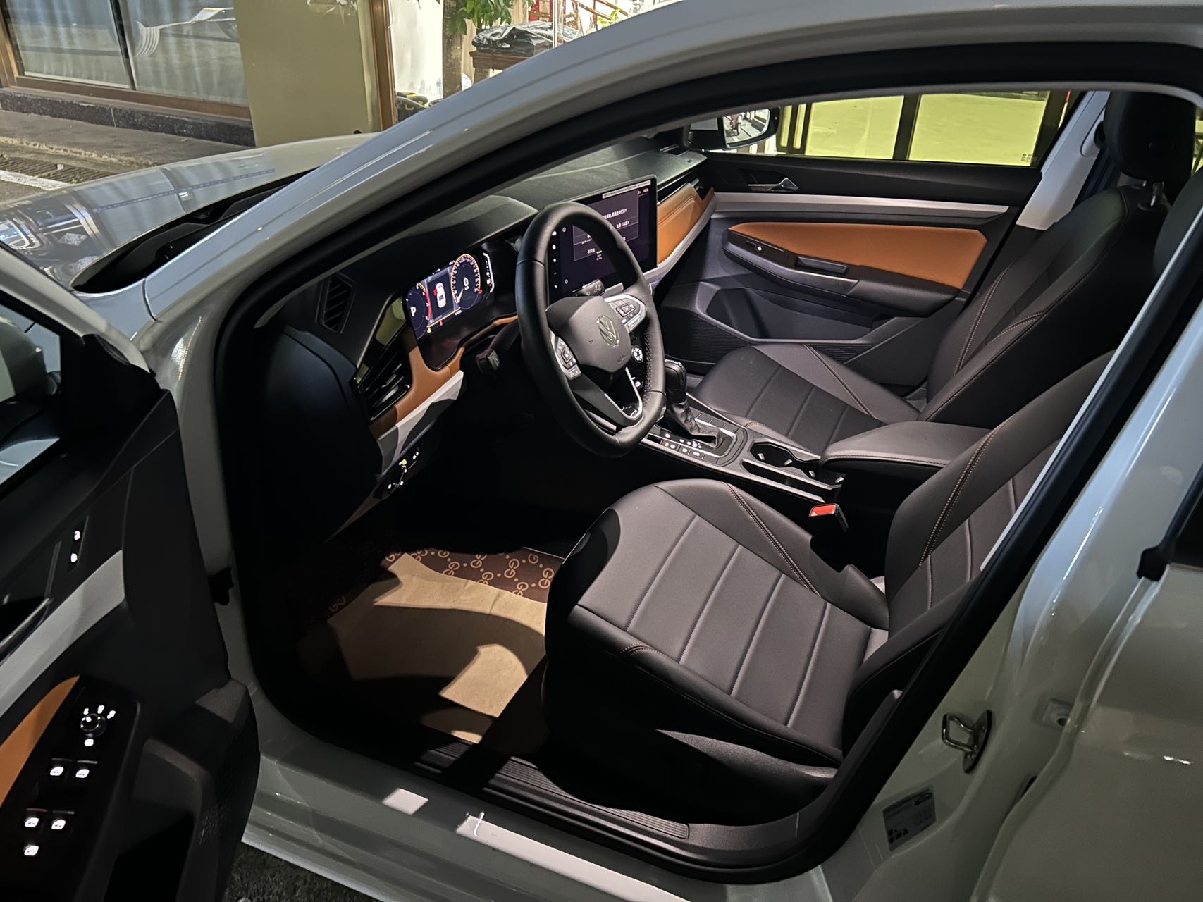 2025 immagine di auto #3