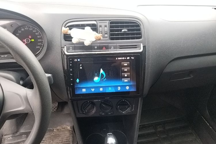 Volkswagen Polo 2019 #13 Volkswagen Polo 2019 car image #13