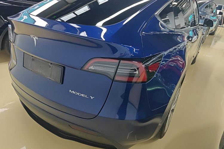 Tesla Model Y 2023 #8 Tesla Model Y 2023 car image #8