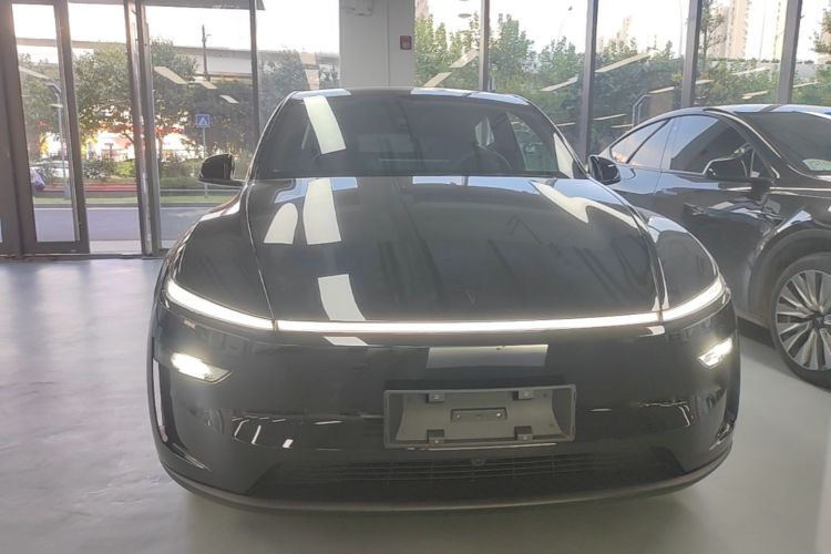 Tesla Model Y 2026 #3 Tesla Model Y 2026 car image #3