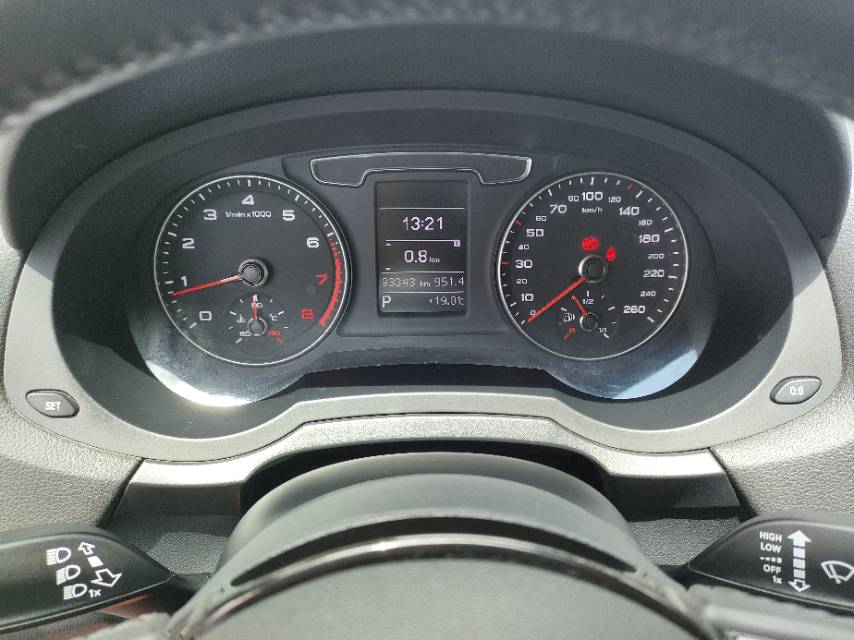 Audi Q3 2019 car image #6