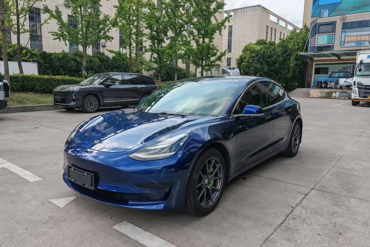 Tesla Model 3 2020 car image #2