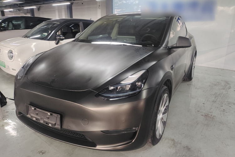 Tesla Model Y 2022 car image #2
