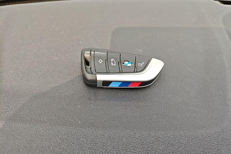 BMW 3 Series 2022 #9 BMW 3 Series 2022 car image #9