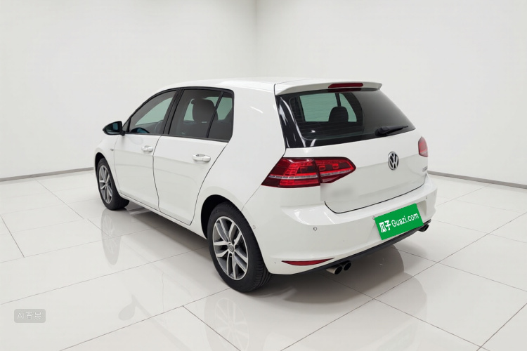 Volkswagen Golf 2017 car image #5