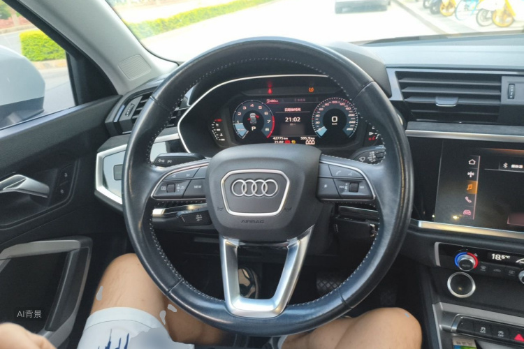 Audi Q3 2021 car image #12