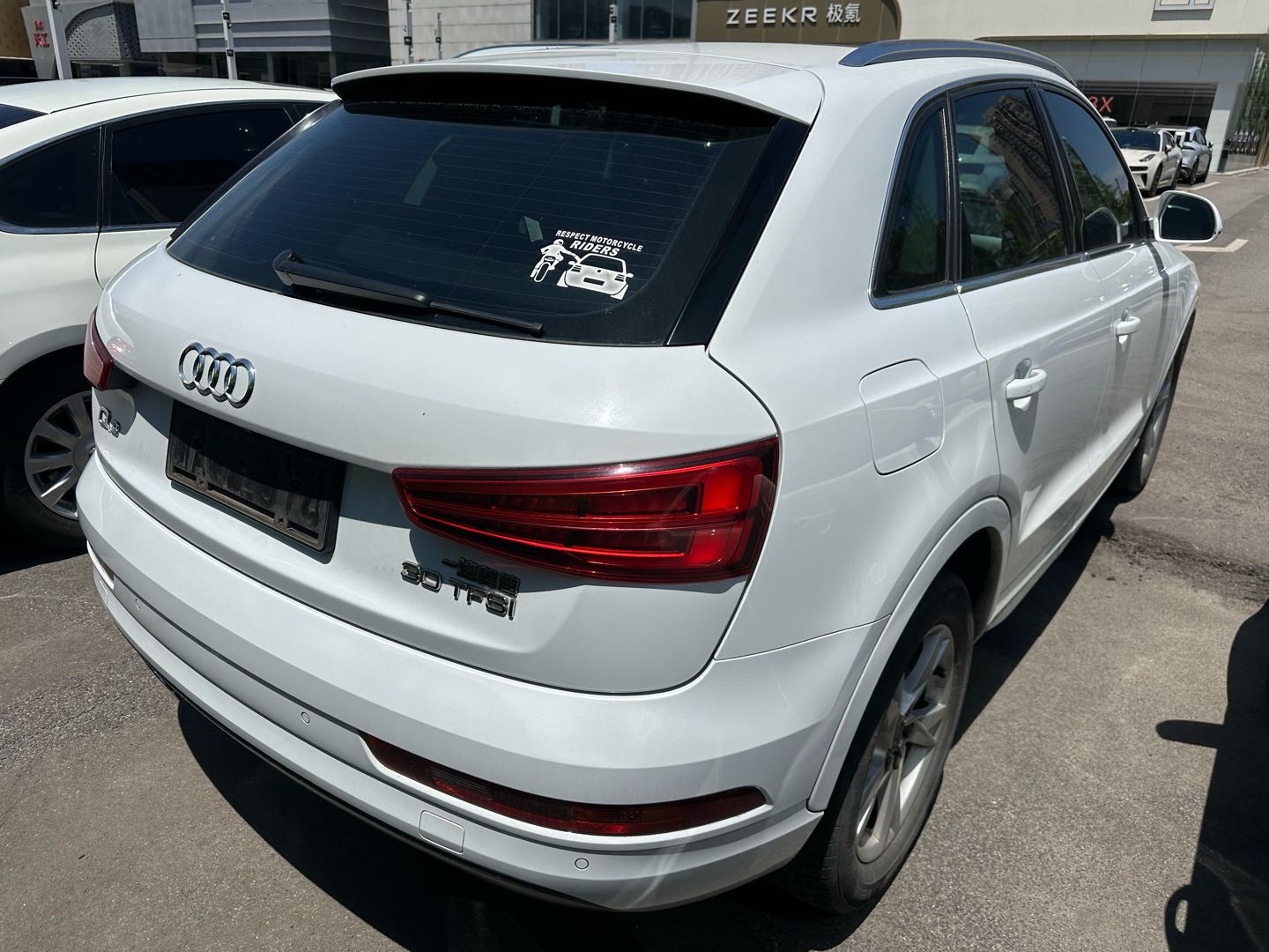 2019 car image #13