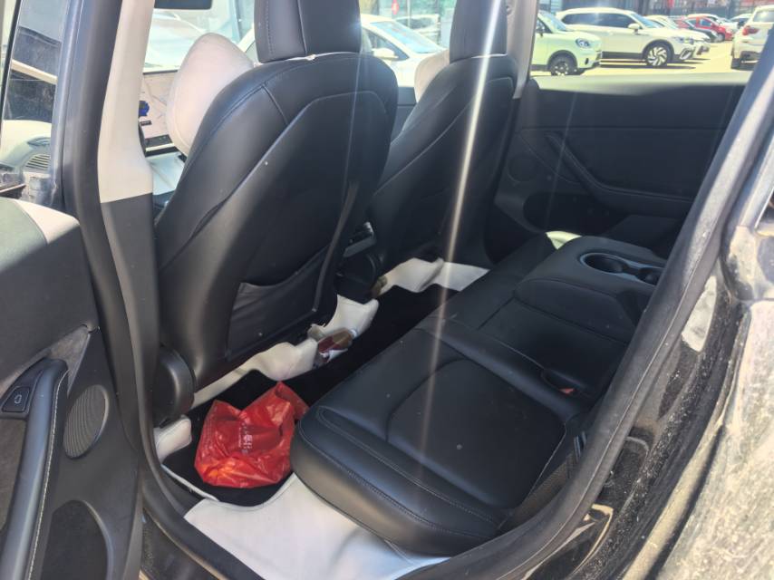 Tesla Model Y 2021 #2 Tesla Model Y 2021 car image #2