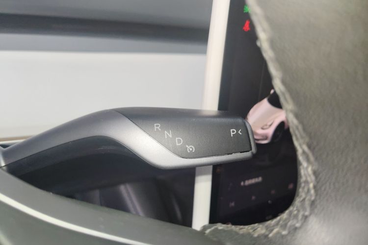 Tesla Model 3 2023 car image #14