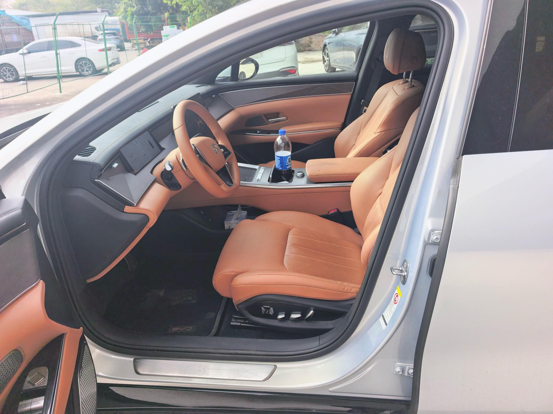 BYD HanL 2025 car image #9