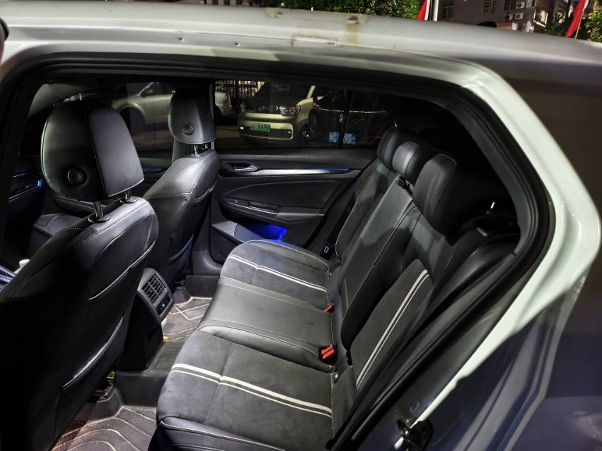 Volkswagen Golf 2021 car image #4
