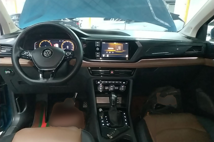 Volkswagen Tharu 2018 car image #10