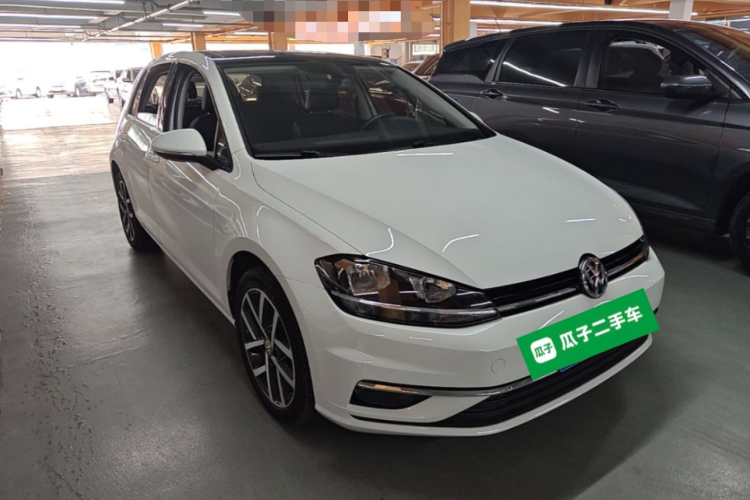 Volkswagen Golf 2018 car image #4